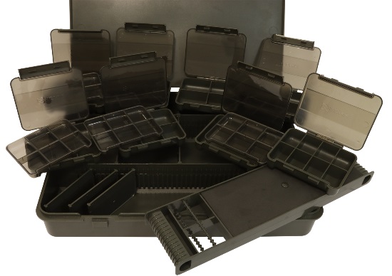 Sonik Lockbox Large Loaded Tacklebox (Incl. 8 Dosen + Rigboard)