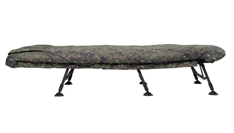 Trakker RLX 6 Camo Bed System Stretcher (mit Schlafsack)